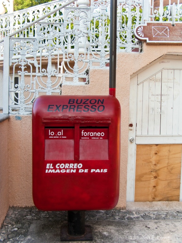Post Box, Puerto Aventuras - ID: 9052445 © Sharon E. Lowe