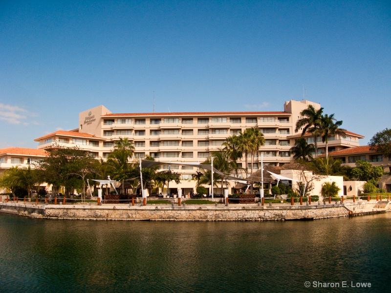 Dreams Puerto Aventuras - ID: 9052449 © Sharon E. Lowe