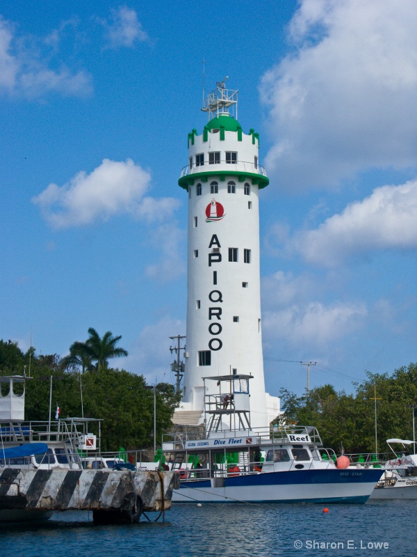 Lighthouse, Cozumel, Mexico - ID: 9052497 © Sharon E. Lowe