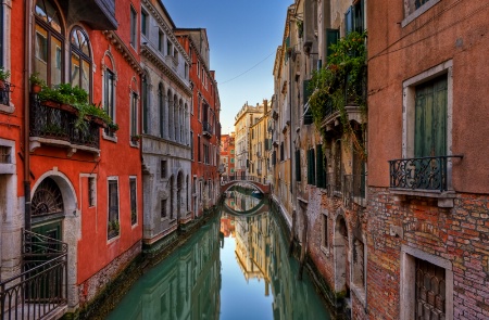Venetian Homes