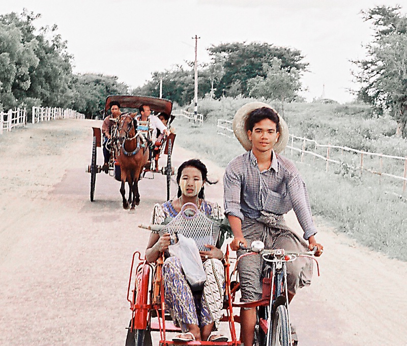 On the road - Myanmar