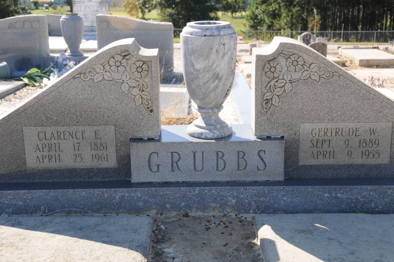 TOMB OF CLARENCE GRUBBS - ID: 9118142 © SHIRLEY MARGUERITE W. BENNETT