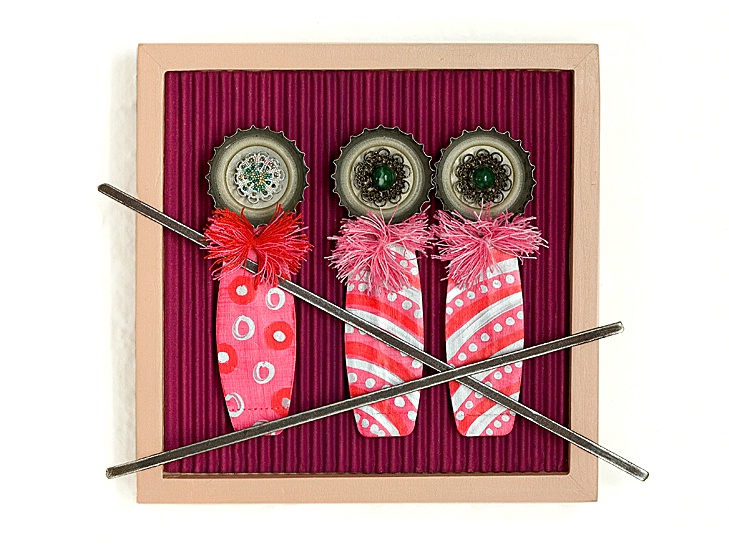 Victoria's Secret (assemblage miniature) - ID: 9257978 © Mary-Ella Bowles