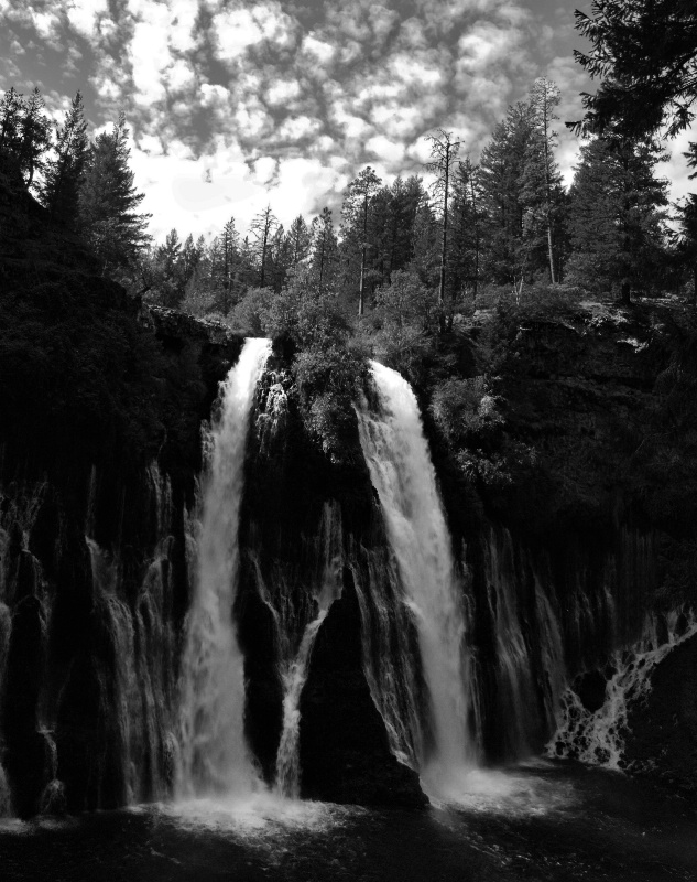 Burney Falls - ID: 9367299 © Clyde Smith