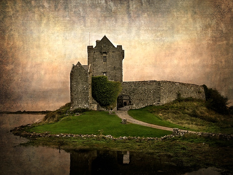 Dunguaire Castle