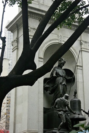 statue 1