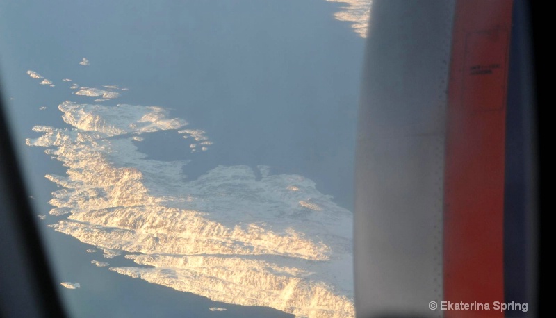 Flying over Greenland - ID: 9482200 © Ekaterina Spring