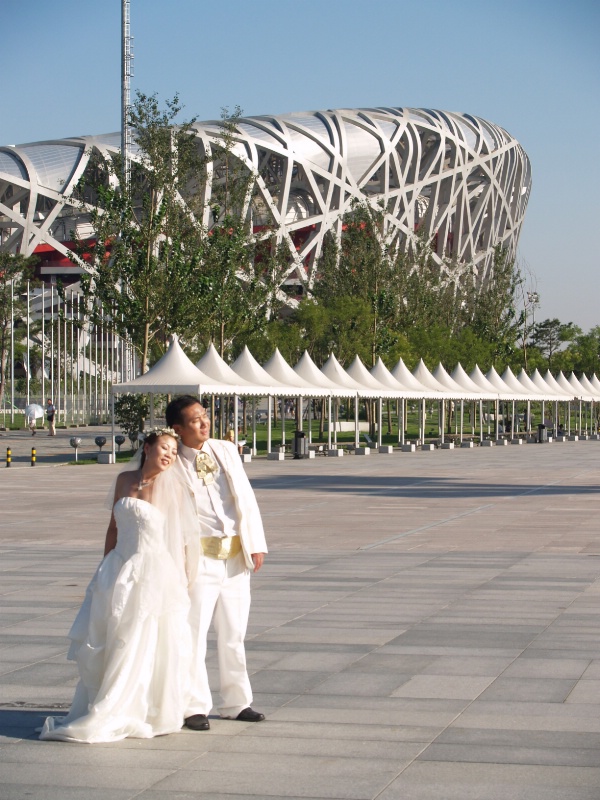 Chinese wedding picture at the olympic stadium