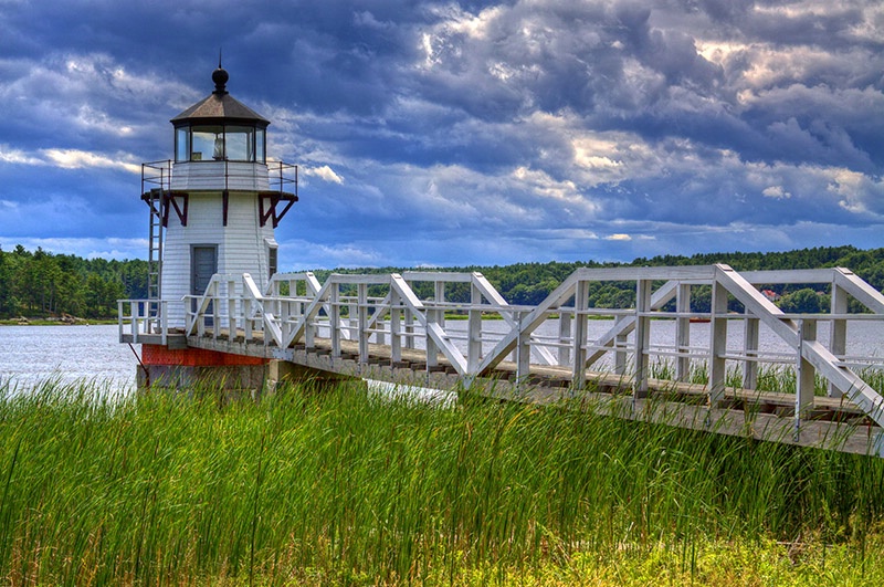 Doubling Point Light  - ID: 9667461 © Jeff Robinson