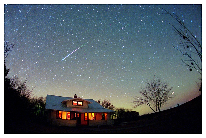 Leonid Meteors, Nov 18, 2001 - ID: 9693567 © Jim D. Knelson
