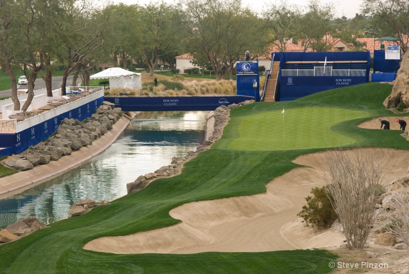 PGA West Palmer 17th hole from the elevated tee - ID: 9704051 © Steve Pinzon