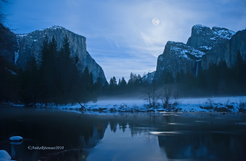 Yosemite Valley Moonrise