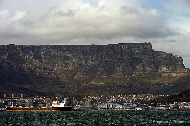 Table Mountain - ID: 9746445 © Stephen Mimms