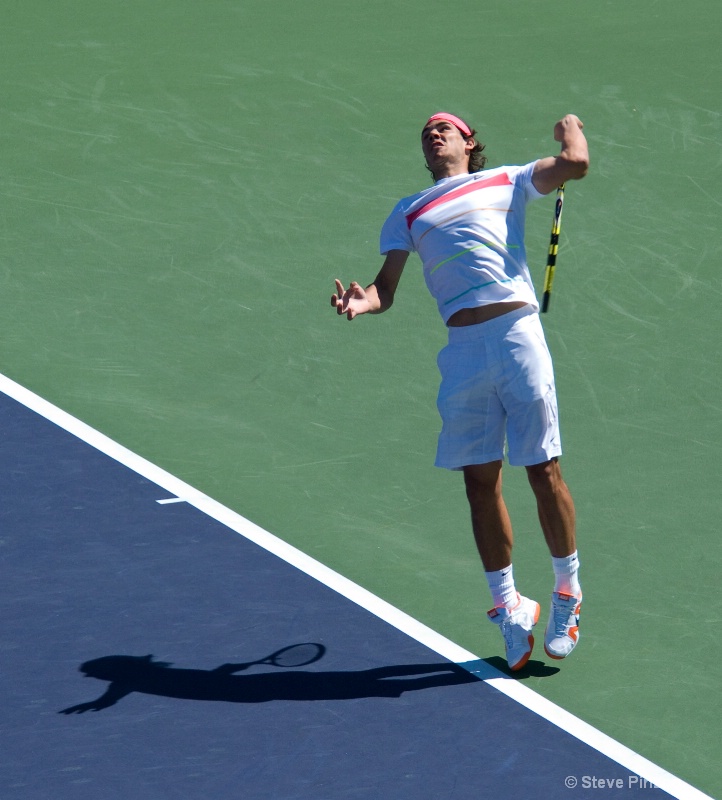 rafael nadal serve - ID: 9892679 © Steve Pinzon