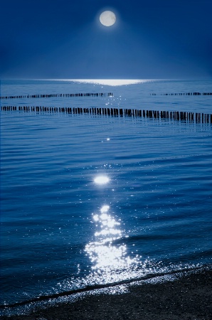 Moon over Mersea
