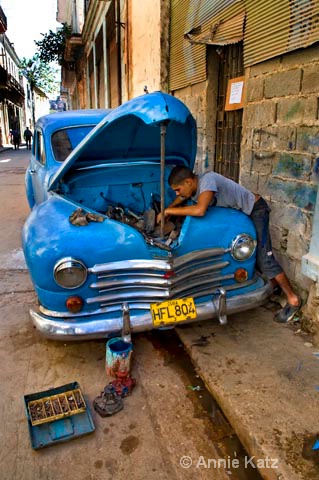 car repair - ID: 9995035 © Annie Katz
