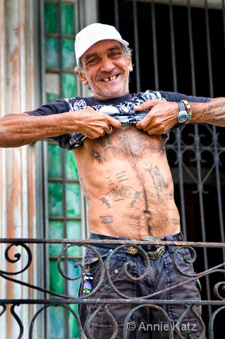 tattoo man - ID: 9995278 © Annie Katz