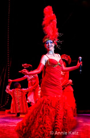 showgirl in red dress - ID: 9995328 © Annie Katz