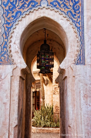 Entry Way with Lamp