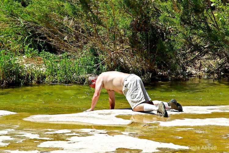 Dave Gromlich cools off in the Dolan Creek - ID: 10144764 © Emile Abbott