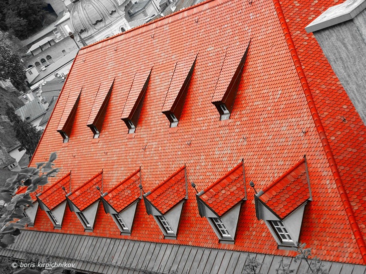 red roof