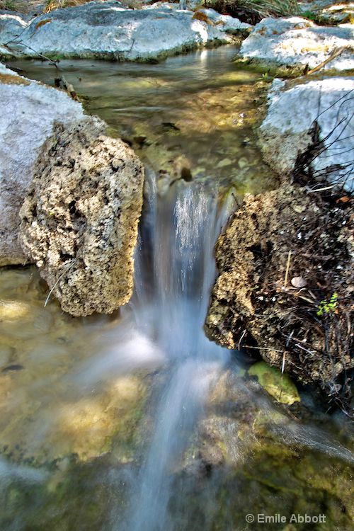 The smallest waterfall 0.4sec - ID: 10178487 © Emile Abbott