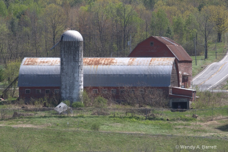 Country barn on route 88 - ID: 10189474 © Wendy A. Barrett
