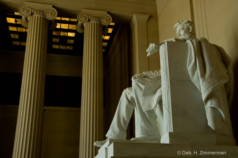 An Almost Monochromatic Lincoln Monument - ID: 10274665 © Deb. Hayes Zimmerman