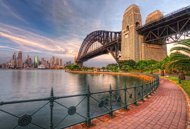 Morning Walk to the Harbor Bridge