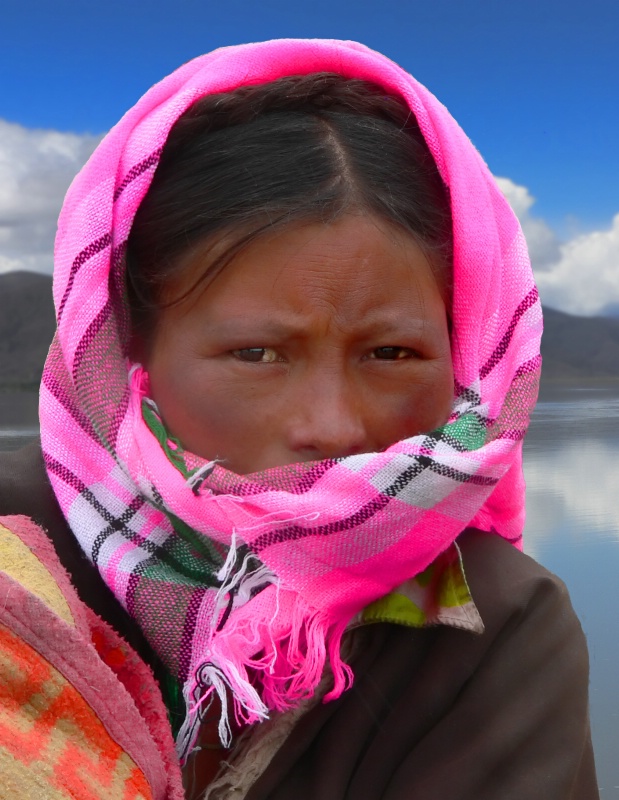 Women at the Tsangpo River - Tibet