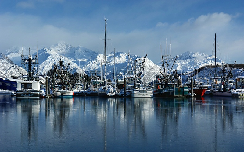 Mountainous Harbor - Frozen