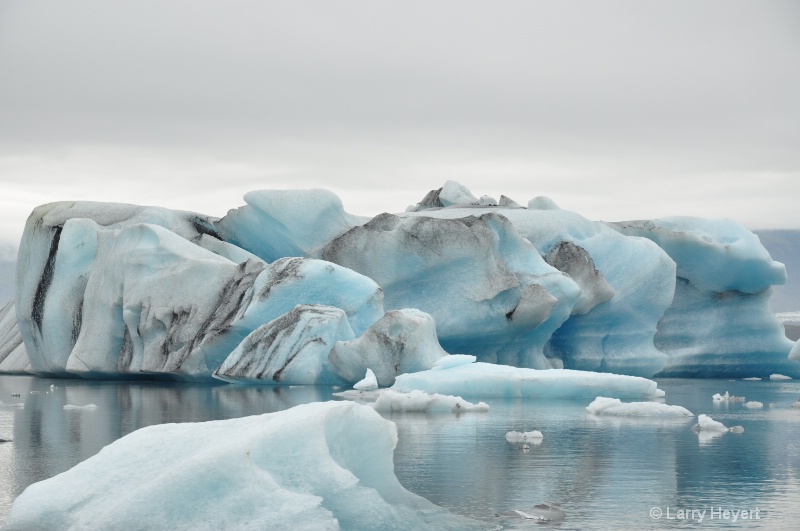 Iceland- Jokulsarlon Ice Lagoon - ID: 10464979 © Larry Heyert