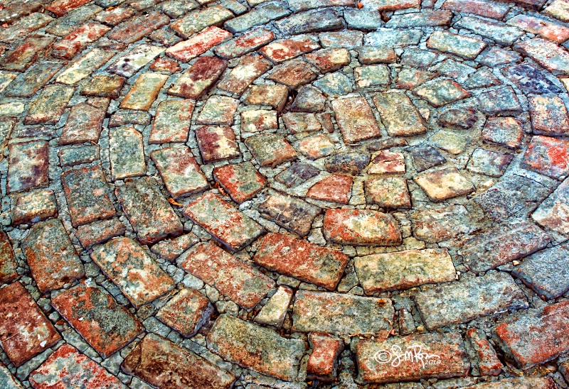 Brick in the Round