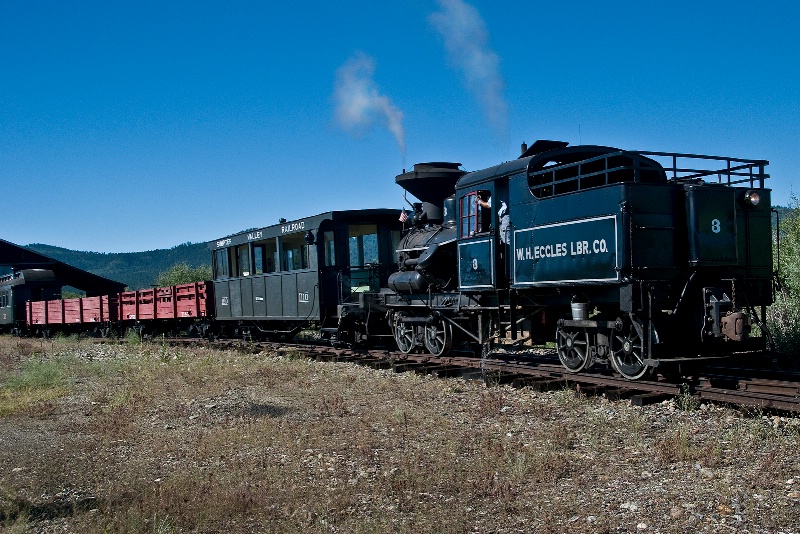 Pulling  Cars to The Main Line - ID: 10550111 © Denny E. Barnes