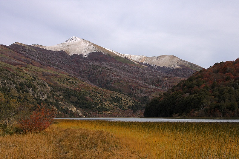 Curruhé Chico Lake