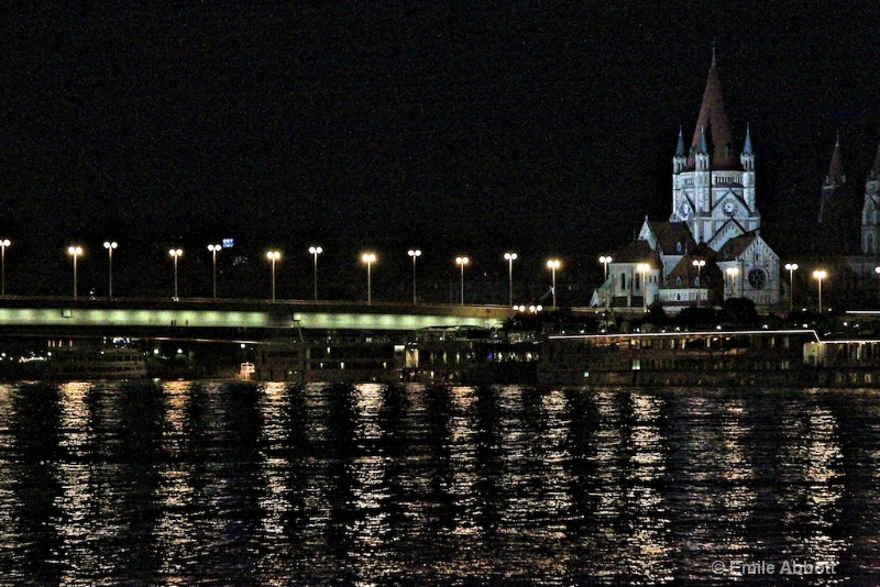 Night lights on Danube in Vienna - ID: 10645875 © Emile Abbott