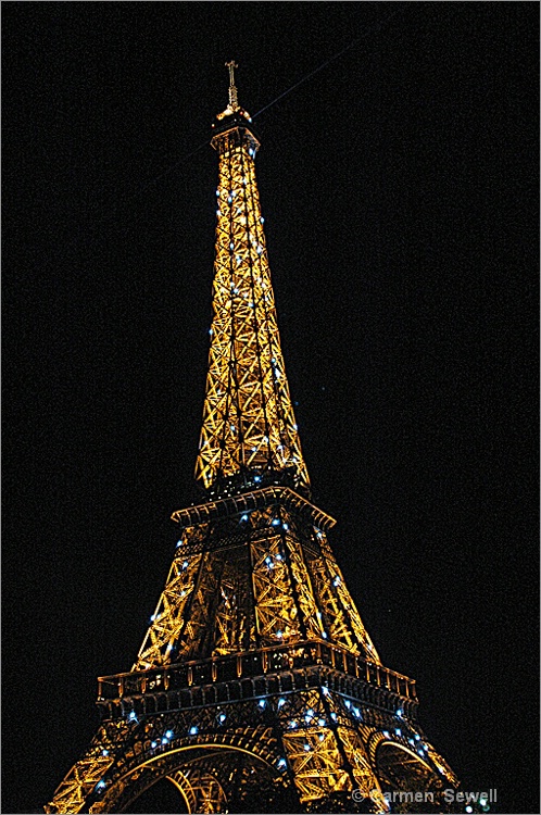 Eiffel Tower - ID: 10660629 © Carmen B. Sewell