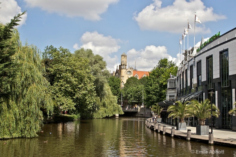 Canal in Amsterdam - ID: 10689145 © Emile Abbott