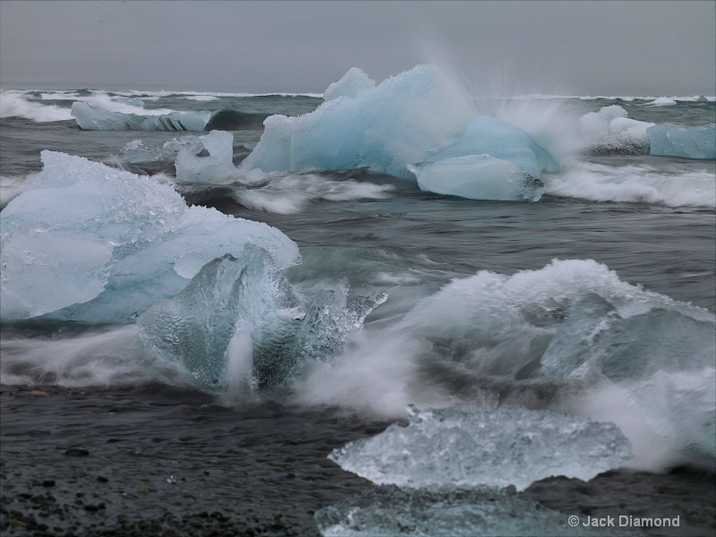 Icelandic Icebergs in the North Atlantic