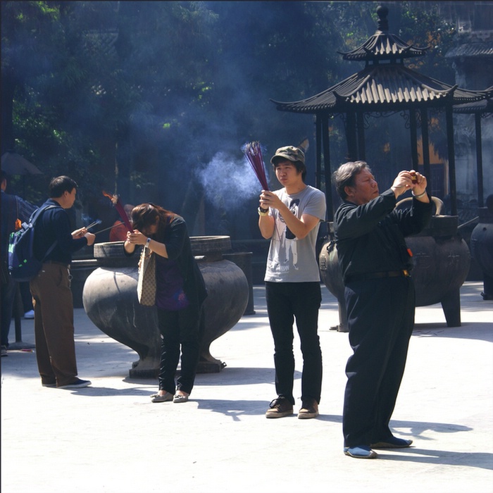 linyin buddhist temple burn incense  9 