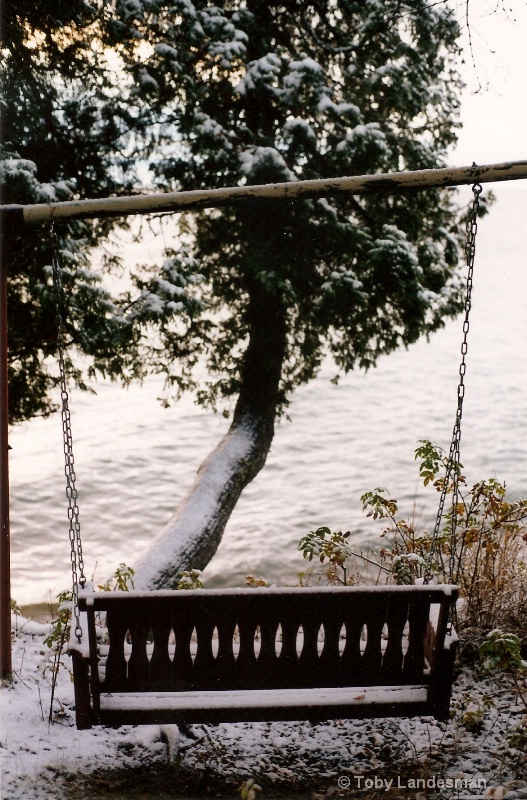 Snowy swing with a view - ID: 11109559 © Toby Landesman