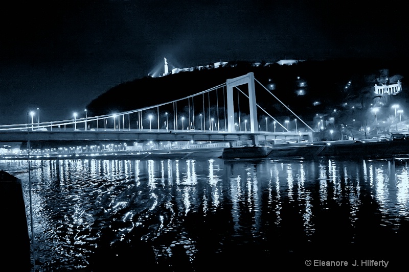Budapest at night 1 - ID: 11137965 © Eleanore J. Hilferty
