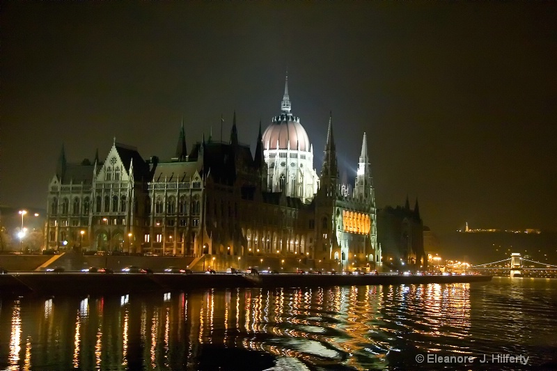Budapest at night 5 - ID: 11137975 © Eleanore J. Hilferty