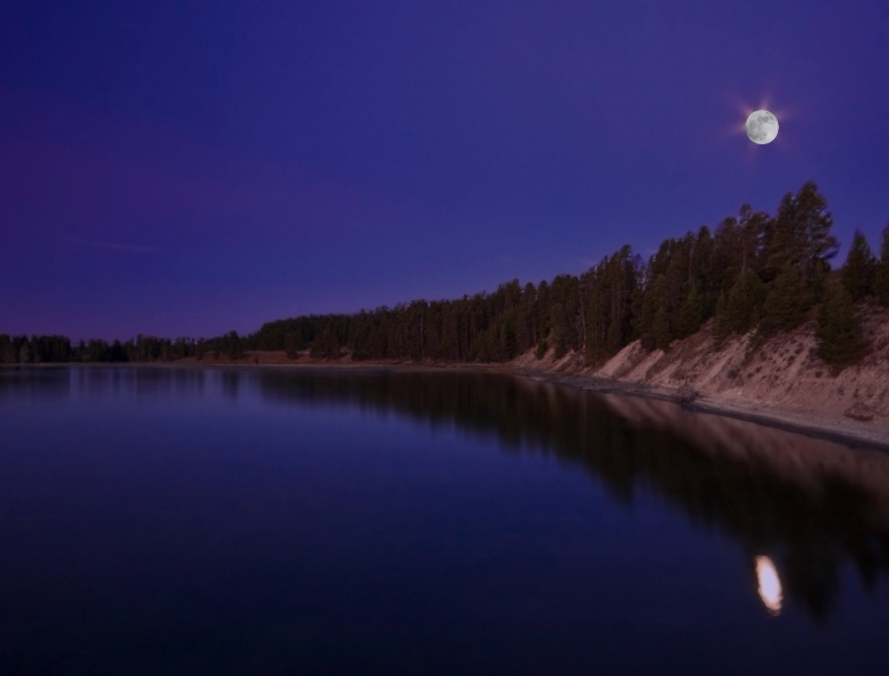 Twilight on Lake Yellowstone - ID: 11178347 © Joseph T. Pilonero