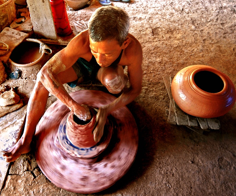 Traditional Earthenware 