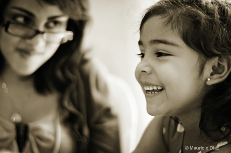 Beautiful Laughter - ID: 11345592 © Mauricio Diaz