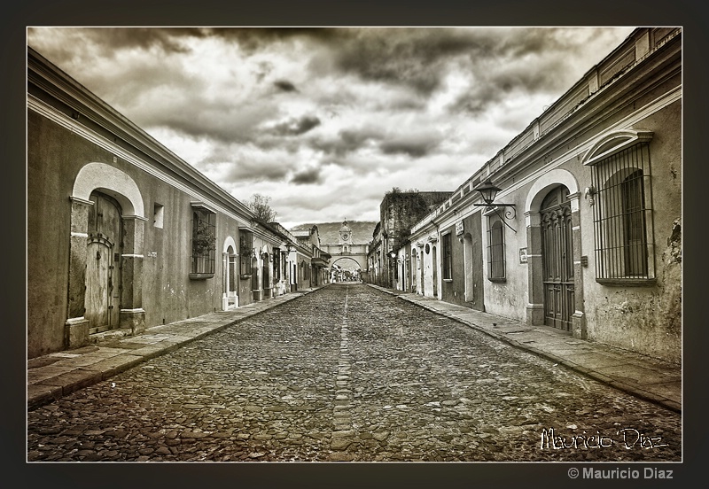 Arch in Sepia - ID: 11431230 © Mauricio Diaz