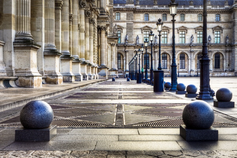 Louvre Lines