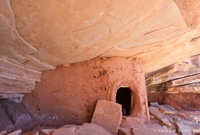 Anasazi ruin - ID: 11490515 © Sandra M. Shenk