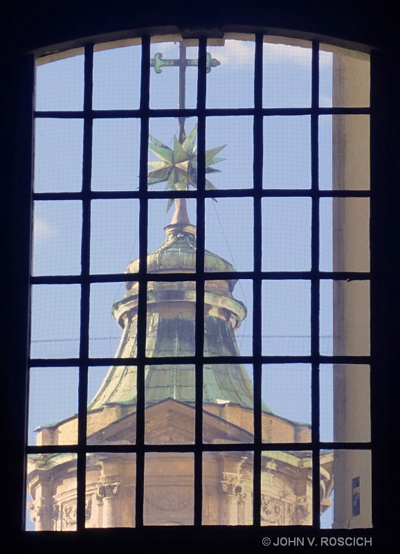 A WINDOW IN ROME - ID: 11492018 © John V. Roscich